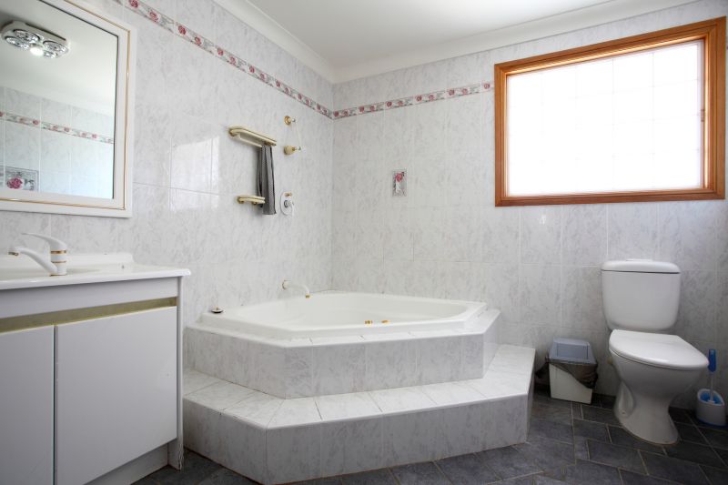 Top Bathtub Installation Companies in Roy, WA